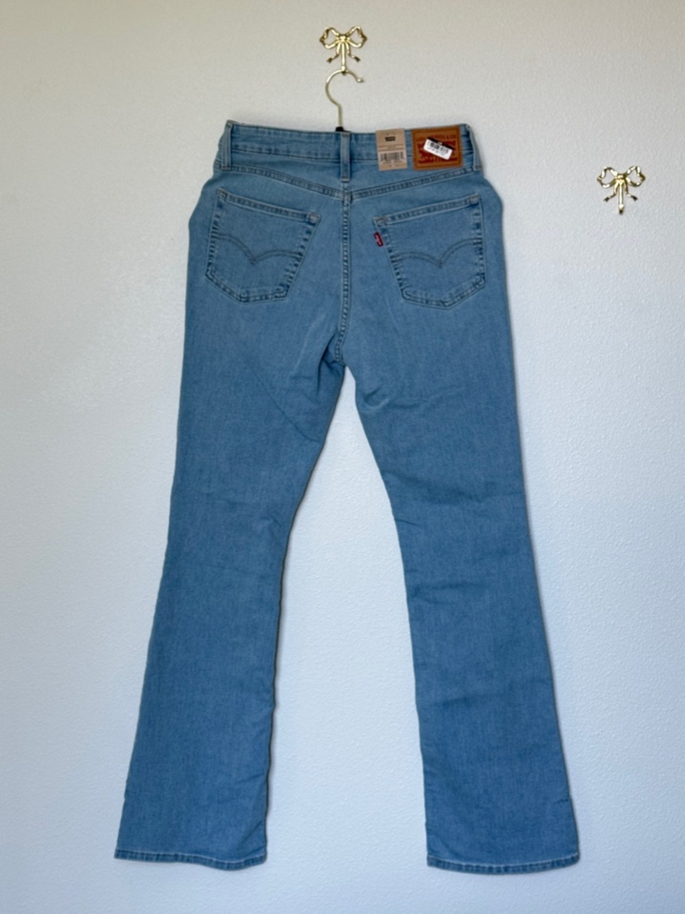NWT 28x32 Levi's Women's 725 High Rise Bootcut Jeans - Picture 7 of 11